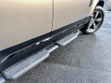 サイドステップが付いており、乗り降りも楽々です♪