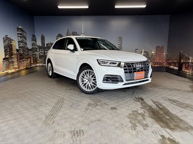 Q52.0 TFSI クワトロ スポーツ Sラインパッケージ 4WD禁煙車 4WD 黒本革 メーカーナビ