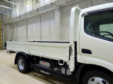 荷台内寸:356&times;179&times;38 三方開 左右セイコーラック