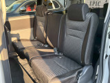 【全車リフレッシュ】隅々までの車内クリーニングに加え、専用装置でタバコやペット臭の脱臭と、細菌・ウィルス・カビの殺菌を実施。ニオイを徹底除去し、清潔にリフレッシュしてご納車します。