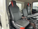 車内シート、破れなく綺麗です♪