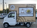同じ車種での製作例です。販売口の形状や内装などご相談に応じて製作致します。