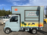 同じ車種での製作例です。販売口の形状や内装などご相談に応じて製作致します。