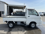 【支払総額推進店】お車をご覧い頂きまして、誠に有難う御座います。在庫車両になりますので、是非ご都合の宜しい時に、見に来て下さい。来店予約をされると、ご案内がスムーズです。