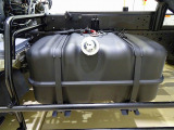 燃料タンク100L タイヤ止め2個 シャーシは 錆止め/マフラー塗装 仕上げに力を入れています。