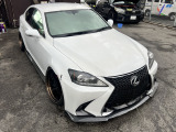 ガラスコーティングも施工可能です。費用は20.000円から承っております。※車種により価格が変わる場合がございます。その他オプションも取り揃えておりますので、商談担当にお申し付けください。