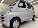 【雨の日も大丈夫】 雨の日や夜に中古車は選びにくいですよね。でも当店なら安心。電話予約を頂ければ明るい屋根下へ移動しておきます。じっくりご覧いただけますヨ(^^)v