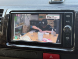 フルセグテレビだったり、Bluetooth接続でハンズフリー通話、音楽再生とかもできるのでなかなかいいでしょう!ちなみにハンドルのスイッチからも操作できますよ!