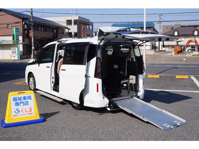 セレナ 2.0 XV スロープタイプ