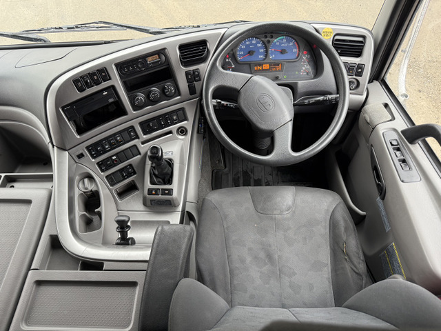 UDトラックス クオン 車検 R8.8 の中古車詳細 (571,910km, ホワイト