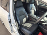 【運転席】気になるようなキズ・汚れやへたり等、大きなダメージはなく良好な状態です。