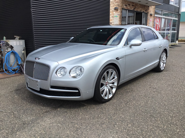 フライングスパー V8 4WD 