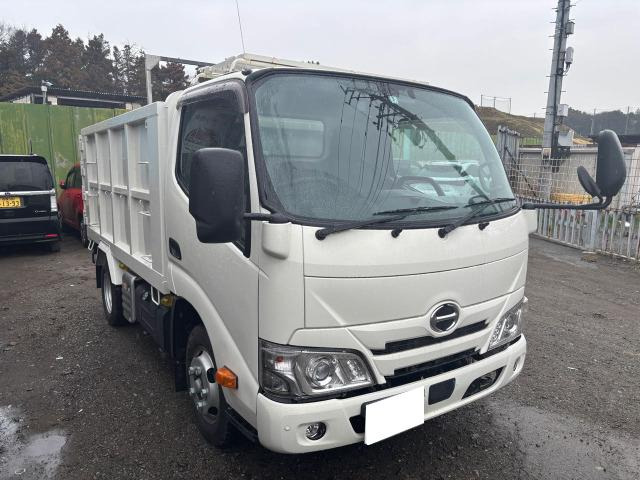デュトロ深ダンプ 1.9t バックカメラ ETC