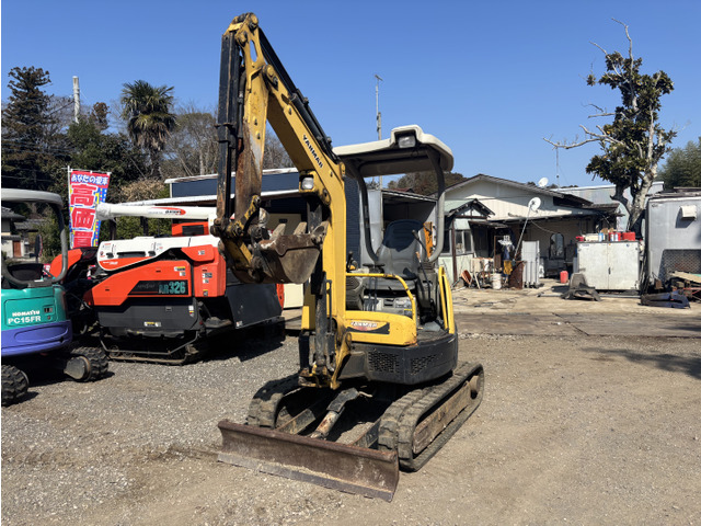 ヤンマー ミニショベル Vio20-3