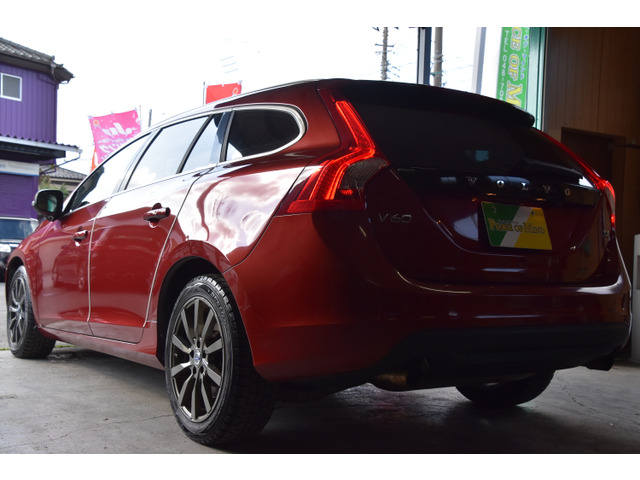 ボルボ V60 T4 車検整備付き黒本革S純ナビBカメラPスタ の中古車詳細