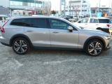 V60クロスカントリー アルティメット B5 AWD 4WD 