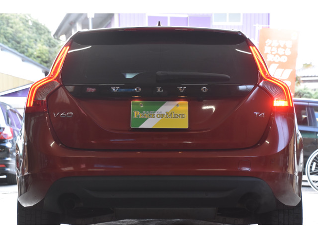 ボルボ V60 T4 車検整備付き黒本革S純ナビBカメラPスタ の中古車詳細