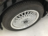 【雨の日も大丈夫】 雨の日や夜に中古車は選びにくいですよね。でも当店なら安心。電話予約を頂ければ明るい屋根下へ移動しておきます。じっくりご覧いただけますヨ(^^)v