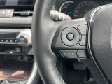 ステアリングスイッチで走行中の操作も簡単に行えます!