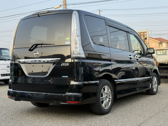 日産 セレナ 2.0 ハイウェイスター Vセレクション+Safety 4WD 車検2年