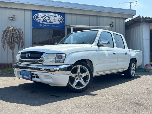 ハイラックススポーツピックアップ 2.0 ダブルキャブ 標準ボディ社外オーディオ Bluetooth接続