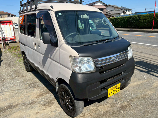 ハイゼットカーゴデラックスSAⅢ　９インチBDナビ　ETC　ルーフラック　※車検なし ダイハツ ハイゼットカーゴ デラックス ハイルーフ 4WD リフトアップ