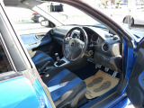 内外装クリーニング済みのお車です。入庫時に磨き作業を行い艶やかなWRブルーマイカになります。