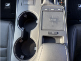 運転席操作部にも目立つ傷等は御座いません。