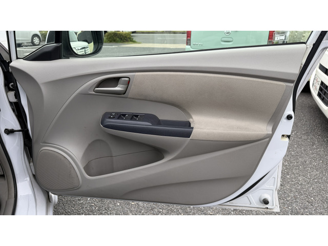 ホンダ インサイト 1.3 LS 禁煙☆ナビ☆TV☆CD☆ETC☆キーレス の中古