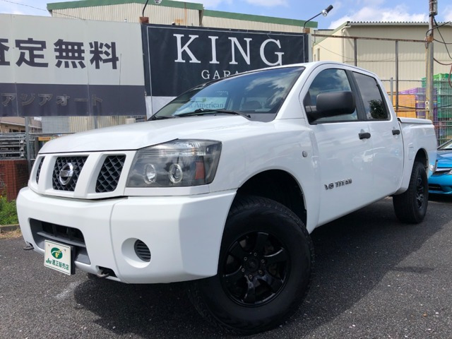 タイタン  新車並行車4WDクルーキャブベンコラ6人