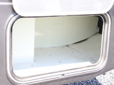 汚れた荷物や濡れた荷物も気にしないで収納可能♪外側収納多数!!!(左リア下オープン時)