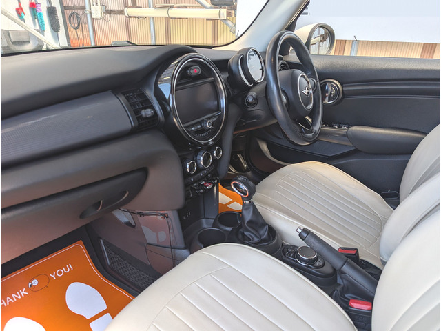 BMW MINI ミニ クーパー ワンオーナー車 純正ナビ バックカメラ の中古 