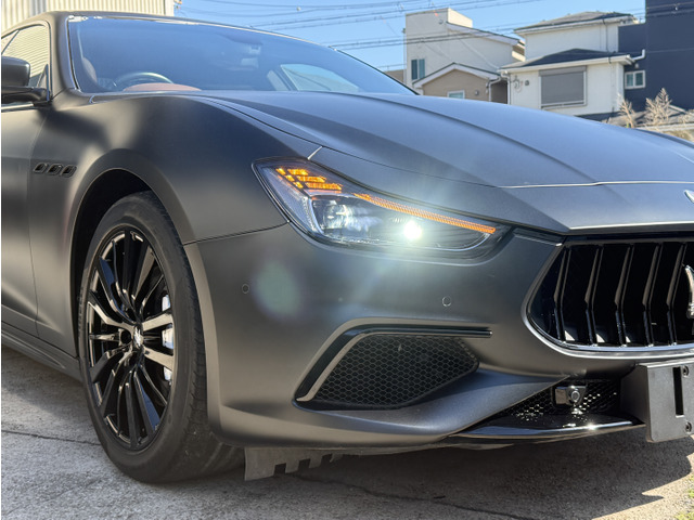マセラティ ギブリ 3.0 後期トロフェオ風/マットブラック塗装 の中古車