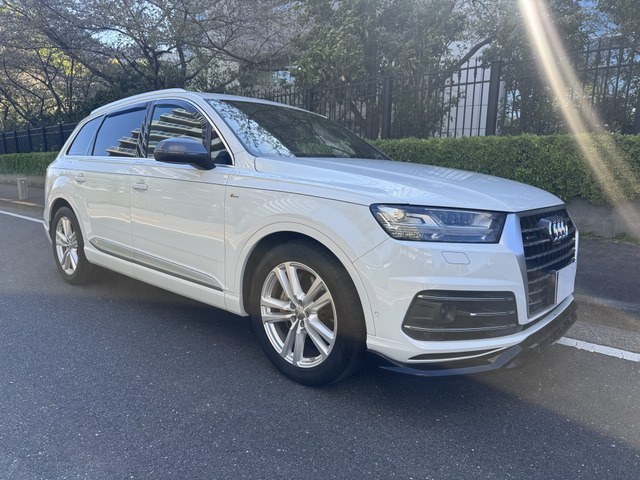 Q7 3.0 TFSI クワトロ エアサス Sラインパッケージ 4WD 