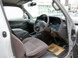 内外装クリーニング済みのお車です。入庫時に磨き作業を行い艶やかな同色NEWペイントウォームグレーパールメタリック(1A5)になります。