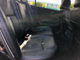 リアシートの状態も使用感もなく綺麗な状態になります!