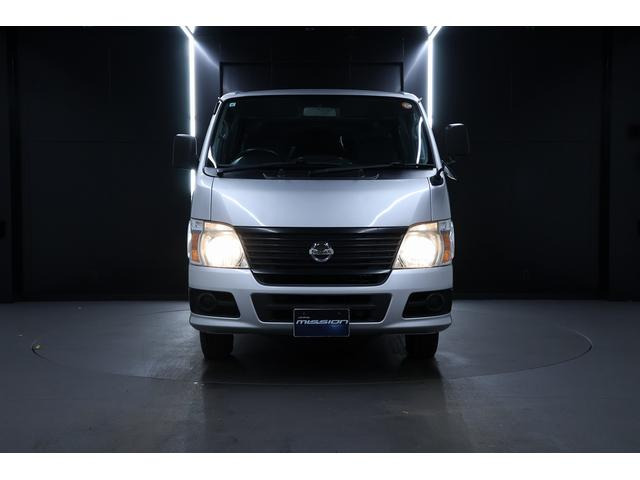 キャラバン 3.0 DX ロング ディーゼル 4WD スタッドレス・アルミ付き・リアヒーター