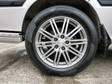 デザインの良いエンケイ17インチアルミホイールにNEWタイヤ装着ピレリー215/60R17