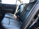 リアシートの状態も使用感もなく綺麗な状態になります!