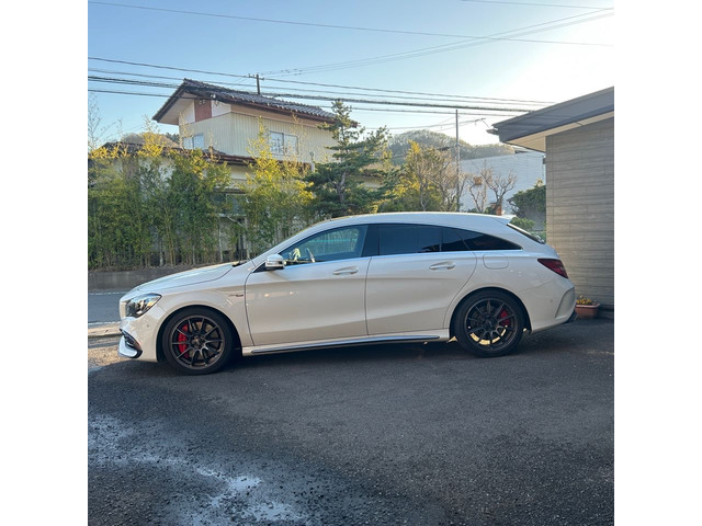 メルセデス・ベンツ CLAシューティングブレーク AMG CLA 45 4マチック