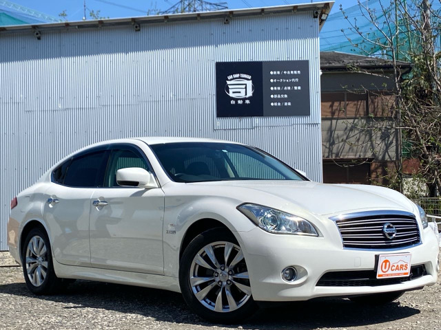 フーガハイブリッド3.5衝突被害軽減ブレーキ 黒革シート