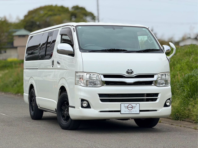 トヨタ ハイエースバン 3.0 スーパーGL ロング ディーゼル 4WD ベット 