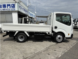 2950cc 2t 2トン 平ボディ 内外装仕上げ済み パワーウインドウ 走行57000K 5速 5MT 3ペダル 3人乗り 積載2000Kg キャブオーバ