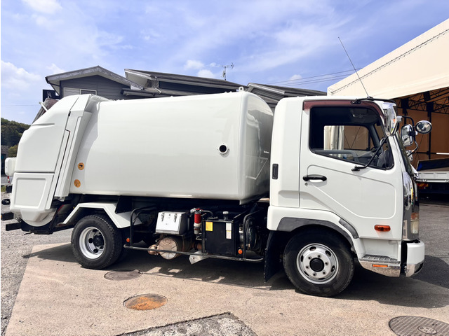 三菱ふそう ファイター 塵芥車 巻き込みパッカー車 積載2200kg の中古 