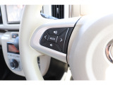 ステアリングスイッチで、運転中も前方から目線をそらすことなく音量などの操作をおこなえます☆