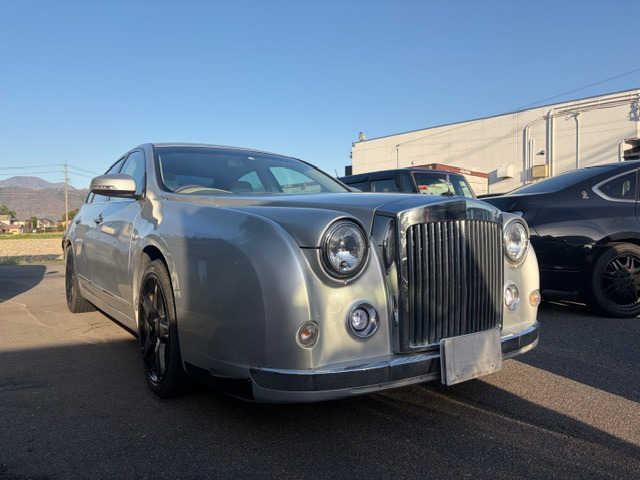 ガリュー 2.5 25DX タイヤはノーマルで出品 車検8万で対応