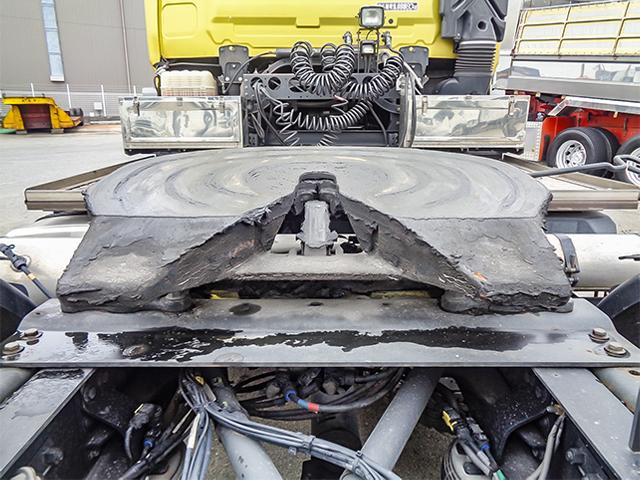 UDトラックス クオン トレーラーヘッド 460馬力 第五輪11.5t K4909 の