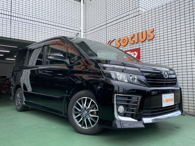 トヨタ ヴォクシー 2.0 ZS の中古車詳細 (94,262km, ブラック, 大阪府