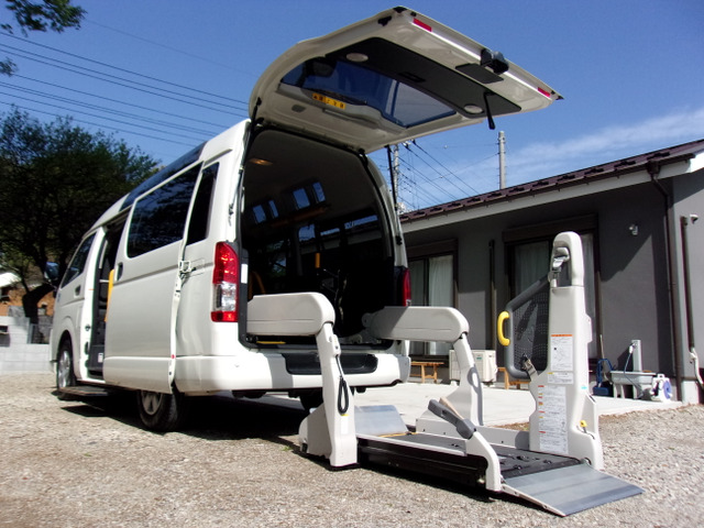 トヨタ ハイエースバン 