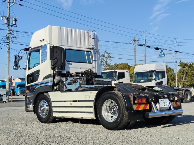 UDトラックス クオン トレーラーヘッド 450馬力 第五輪荷重11500kg の